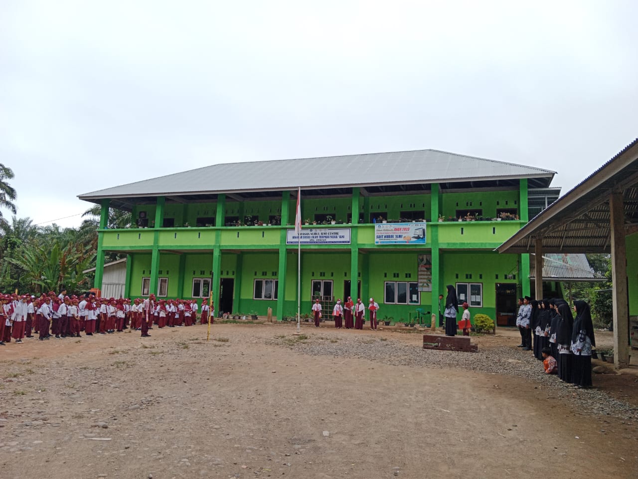 Siswa SDIT Nurul Ilmi Lubuk Pinang, Kabupaten Mukomuko berhasil meraih dua gelar juara pada ajang Olimpiade Bahasa Arab ke 7 Tahun 2024.